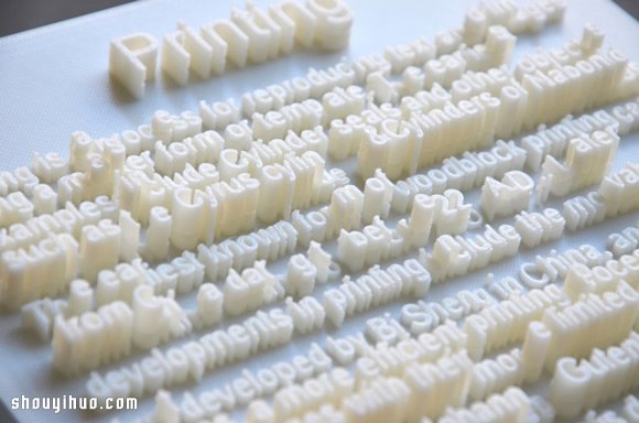 利用3D打印技術把字體排列成模擬都市景觀 -  itrip.net.cn