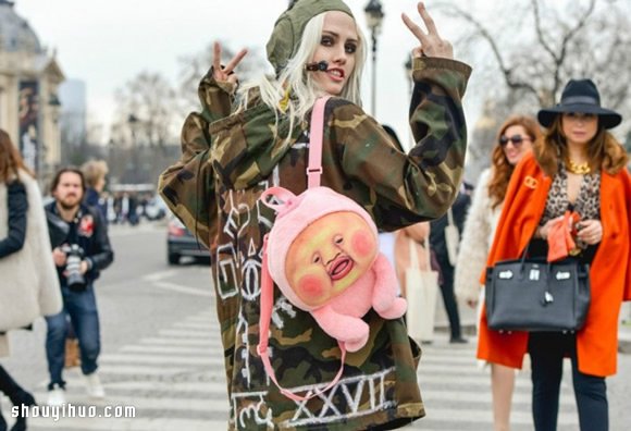 時(shí)尚街拍中出現(xiàn)的女式新奇包款 -  itrip.net.cn