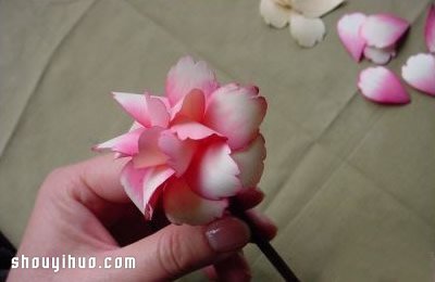 廢棄刨花木屑變廢為寶DIY漂亮花朵手工藝品 -  itrip.net.cn