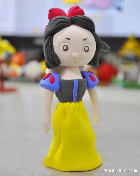 穿長裙的可愛女生粘土制作詳細(xì)圖解教程 -  itrip.net.cn