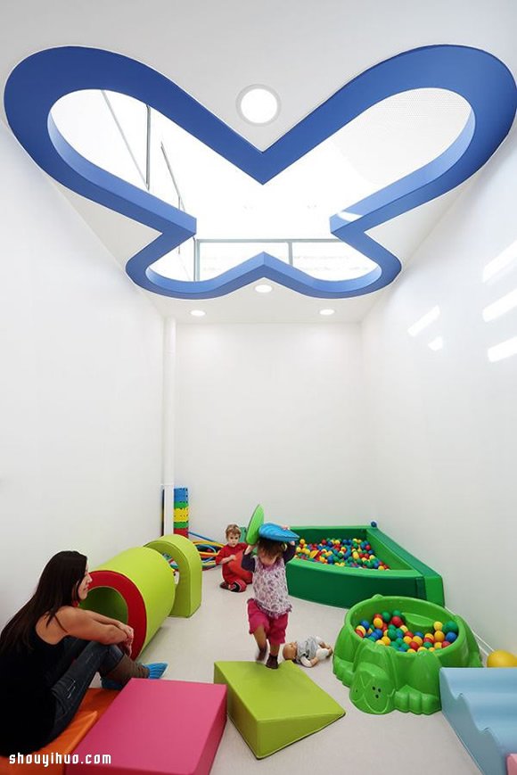 法國 Lodève區(qū) 玩具般的創(chuàng)意幼兒園設(shè)計 -  itrip.net.cn