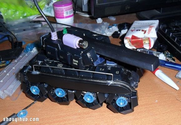 廢棄鍵盤廢物利用DIY制作坦克模型圖解教程 -  itrip.net.cn