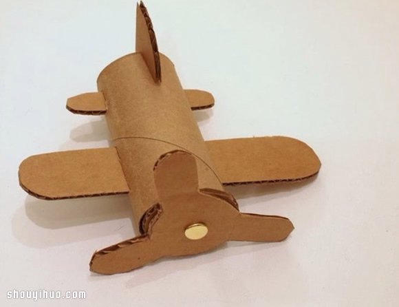 衛(wèi)生紙卷筒和瓦楞紙 手工制作小飛機(jī)模型 -  itrip.net.cn