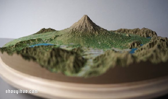 依照等高線層層堆疊 手工富士山紙模型 -  itrip.net.cn