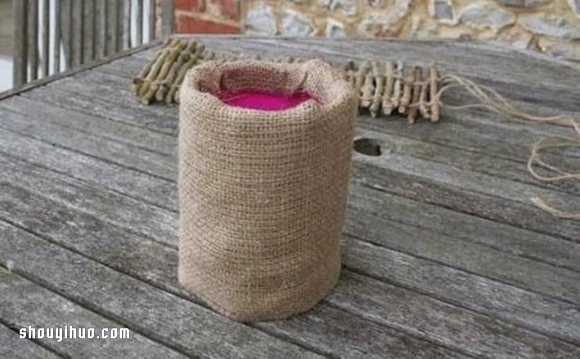 利用枯枝DIY制作田園風(fēng)花瓶的方法圖解 -  itrip.net.cn