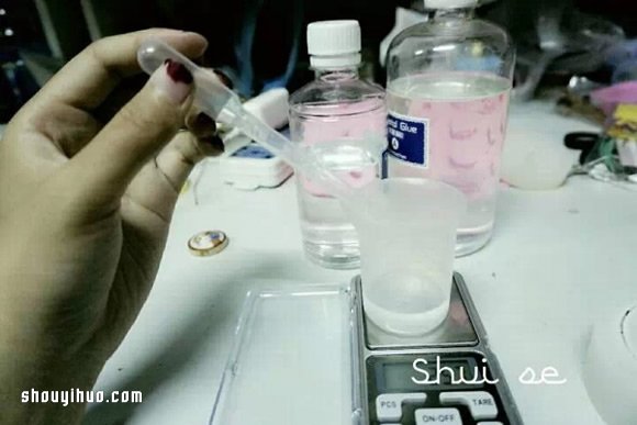 自制漂亮的水晶滴膠手鐲的過程步驟圖解 -  itrip.net.cn
