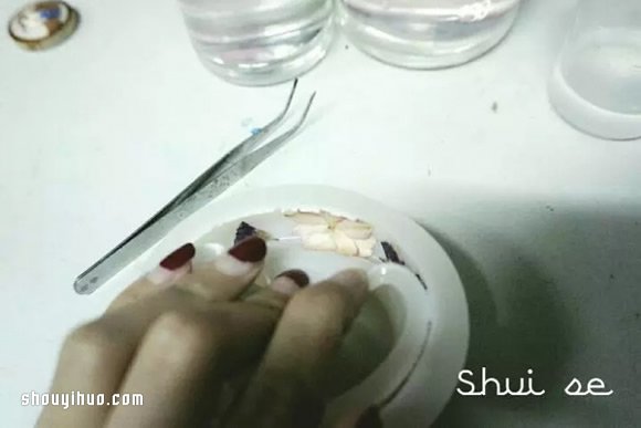 自制漂亮的水晶滴膠手鐲的過程步驟圖解 -  itrip.net.cn