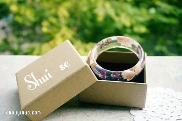 自制漂亮的水晶滴膠手鐲的過程步驟圖解 -  itrip.net.cn