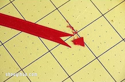 舊襪子做玩偶 親手給孩子DIY可愛(ài)的小蛇玩具 -  itrip.net.cn