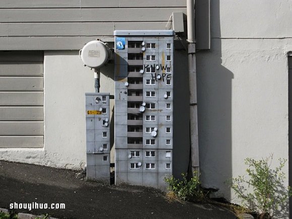 水泥墩和電箱都變房子 迷你建筑涂鴉美化環(huán)境 -  itrip.net.cn