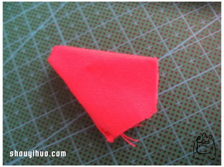 手工布藝櫻花胸針的DIY制作方法圖解教程 -  itrip.net.cn