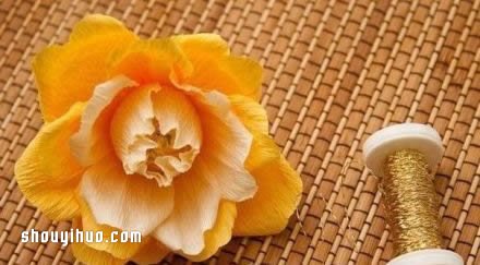 皺紋紙花的做法圖解 手工皺紋紙花的折法教程 -  itrip.net.cn