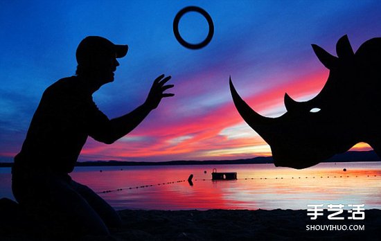 瓦楞紙板加夕陽(yáng) 創(chuàng)造出趣味十足的剪影效果 -  itrip.net.cn