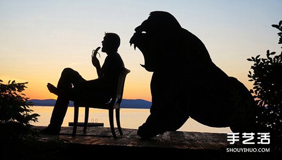 瓦楞紙板加夕陽(yáng) 創(chuàng)造出趣味十足的剪影效果 -  itrip.net.cn