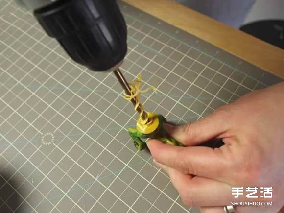 利用孩子們玩膩的動(dòng)物玩具DIY制作有趣的掛鉤 -  itrip.net.cn