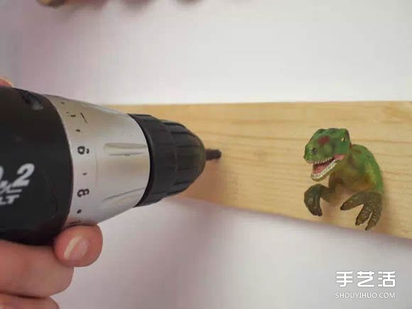 利用孩子們玩膩的動(dòng)物玩具DIY制作有趣的掛鉤 -  itrip.net.cn