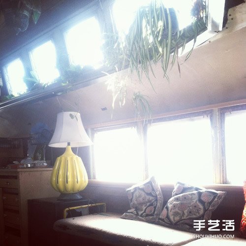 實現四海為家的夢想 舊面包車改造的溫馨房車 -  itrip.net.cn