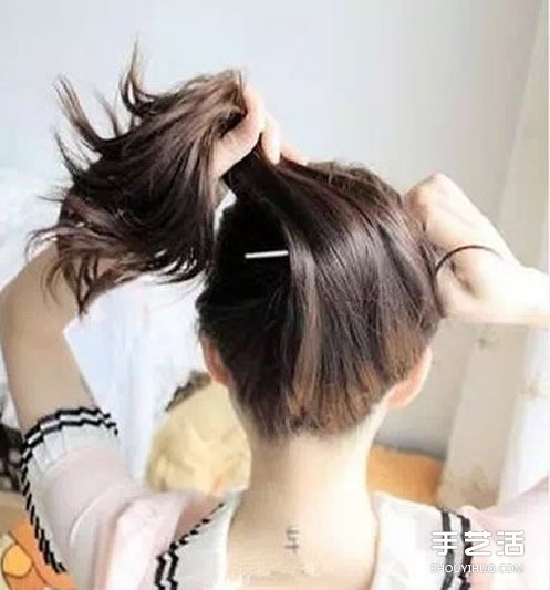 丸子頭的扎法圖解步驟 丸子頭簡(jiǎn)單扎法教程 -  itrip.net.cn