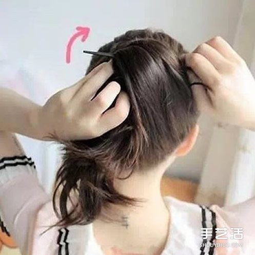 丸子頭的扎法圖解步驟 丸子頭簡(jiǎn)單扎法教程 -  itrip.net.cn