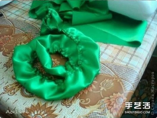 簡單立體絲綢圣誕樹的制作方法圖解教程 -  itrip.net.cn