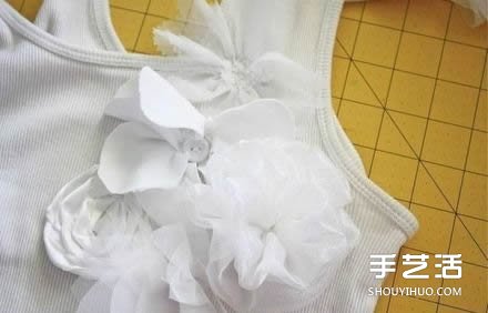 背心改造：加上裝飾花邊 外穿效果也很贊哦 -  itrip.net.cn