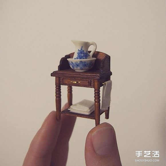 她辭退律師工作 只為完成制作微型家具的夢(mèng)想 -  itrip.net.cn