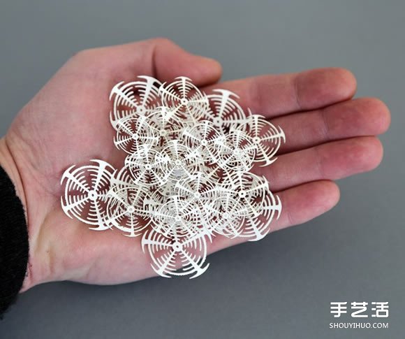 以細菌、結(jié)晶等為靈感創(chuàng)作的立體紙雕作品 -  itrip.net.cn