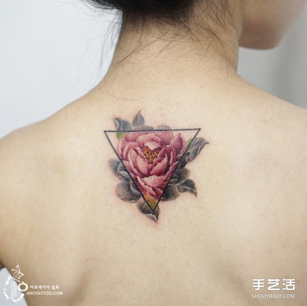 來自韓國的唯美浪漫水彩花卉風(fēng)格紋身圖案 -  itrip.net.cn