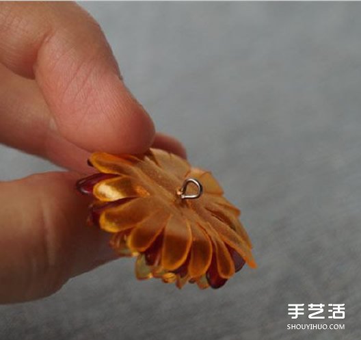 塑料花怎么做 美麗的塑料花頭繩DIY手工制作 -  itrip.net.cn