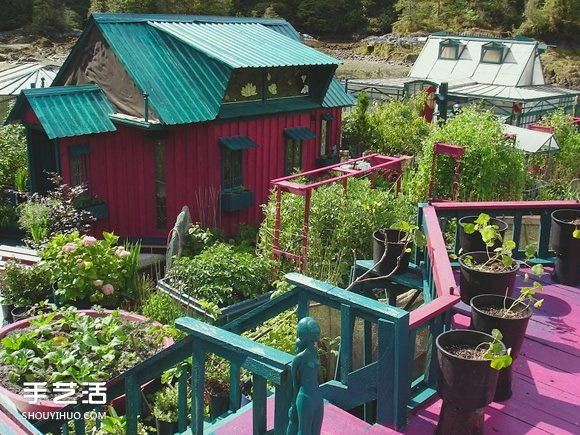 這對(duì)情侶花25年 打造了一座自給自足的小島 -  itrip.net.cn