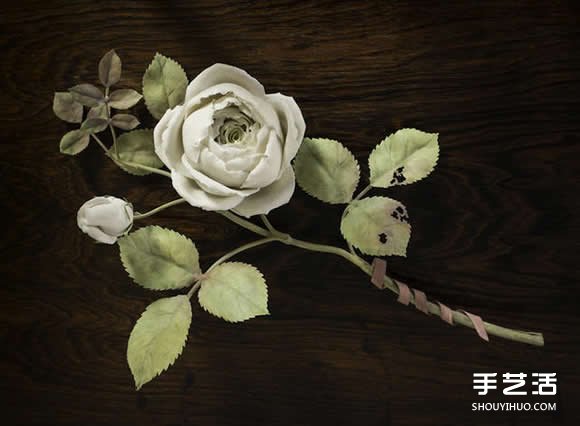 優(yōu)雅素麗的瓷花雕塑 展現(xiàn)奼紫嫣紅的花花世界 -  itrip.net.cn