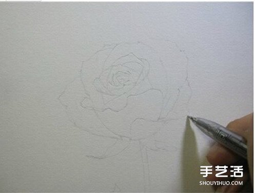 彩鉛玫瑰花的畫法步驟 玫瑰花彩色鉛筆畫教程 -  itrip.net.cn