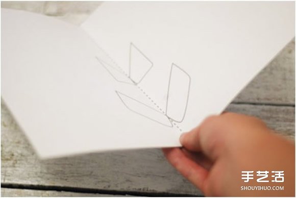 立體馴鹿圣誕賀卡制作 立體圣誕節(jié)卡片DIY教程 -  itrip.net.cn