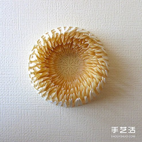 細(xì)膩紙雕作品：雕刻讓紙片擁有花一般的生命 -  itrip.net.cn