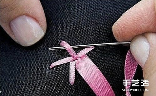 基礎(chǔ)絲帶繡教程：五角玫瑰絲帶繡針?lè)▓D解 -  itrip.net.cn