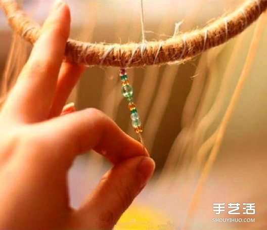 廢棄鑰匙DIY風(fēng)鈴的教程 鑰匙風(fēng)鈴串珠制作方法 -  itrip.net.cn
