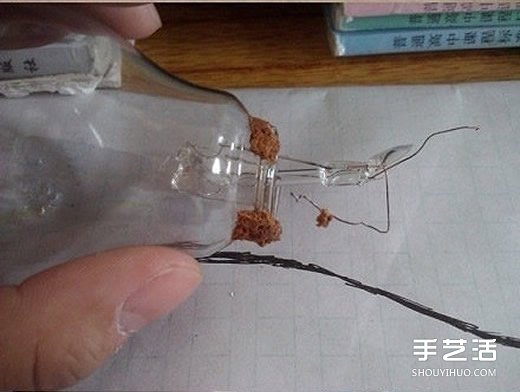 廢燈泡創(chuàng)意DIY 制作迷你多肉植物盆景的教程 -  itrip.net.cn