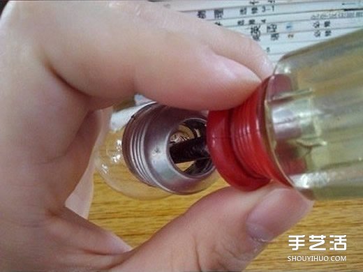 廢燈泡創(chuàng)意DIY 制作迷你多肉植物盆景的教程 -  itrip.net.cn