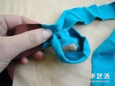 舊T恤編織地毯的方法步驟 漂亮的圓形地毯DIY -  itrip.net.cn