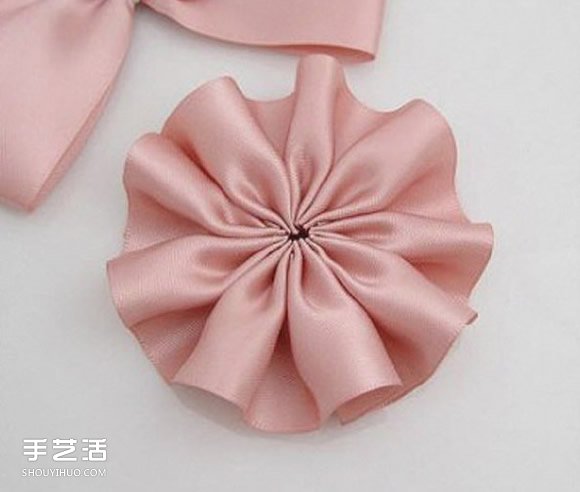 自制緞帶花發(fā)卡的方法 好搭緞帶花朵發(fā)飾DIY -  itrip.net.cn