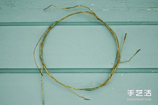 新娘鮮花花環(huán)制作方法 鮮花頭飾花環(huán)DIY教程 -  itrip.net.cn