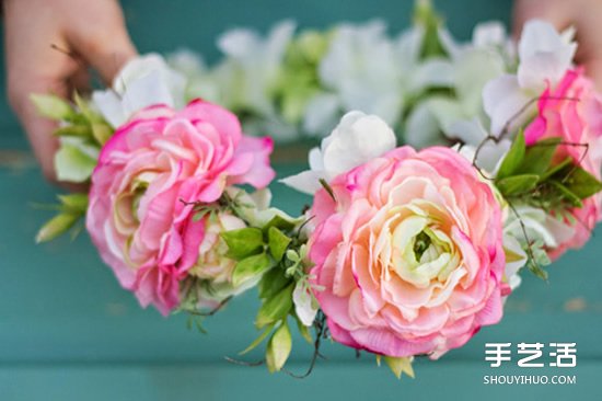 新娘鮮花花環(huán)制作方法 鮮花頭飾花環(huán)DIY教程 -  itrip.net.cn