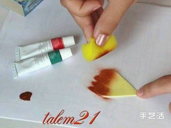 如何用海綿紙做花 海綿紙制作花朵的詳細步驟 -  itrip.net.cn