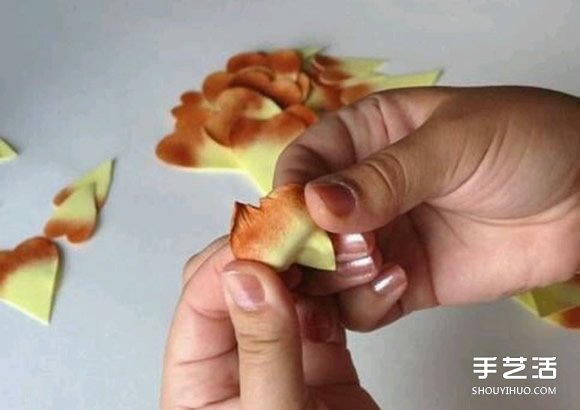 如何用海綿紙做花 海綿紙制作花朵的詳細步驟 -  itrip.net.cn