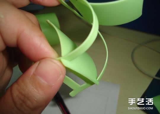 洗潔精瓶子廢物利用DIY制作迷你椅子模型 -  itrip.net.cn