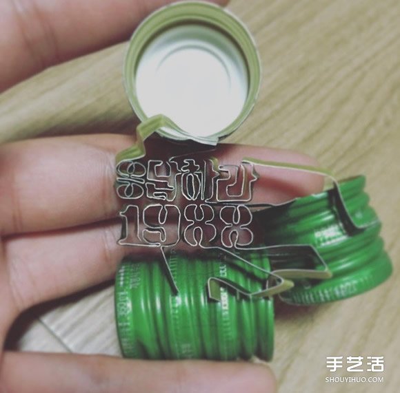瓶蓋鋼鐵俠手工制作 手超巧的金屬瓶蓋DIY -  itrip.net.cn