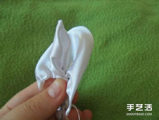 絲帶玫瑰花的折法圖解 寬絲帶玫瑰花的做法 -  itrip.net.cn