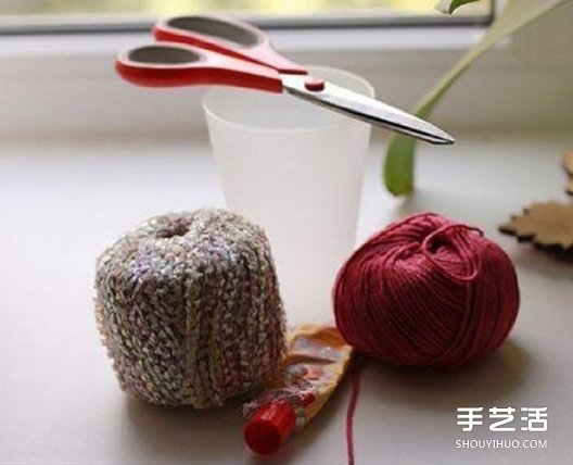 毛線纏繞杯子改造小制作 塑料杯子改造教程 -  itrip.net.cn