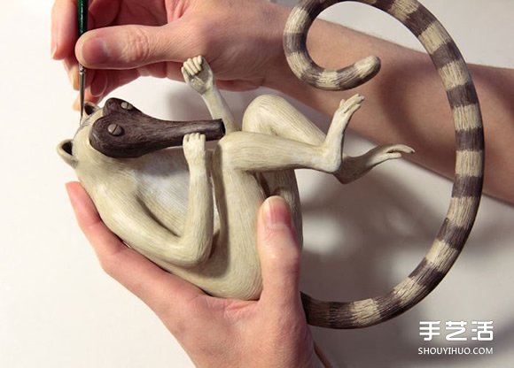 以精致粘土工藝品塑造出現(xiàn)實和奇幻的異空間 -  itrip.net.cn