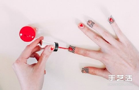 招桃花的小清新美甲DIY 可愛(ài)桃花美甲圖片教程 -  itrip.net.cn